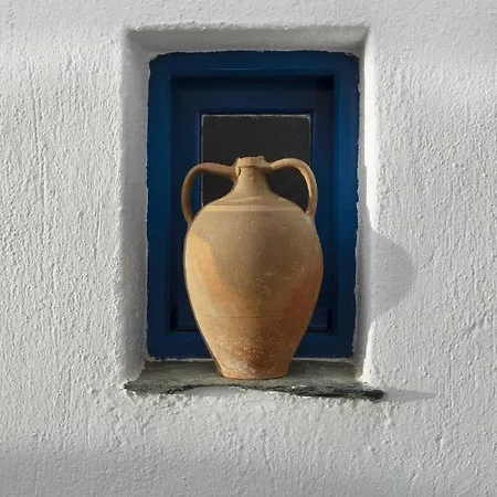 Meltemi Отель Folegandros Town